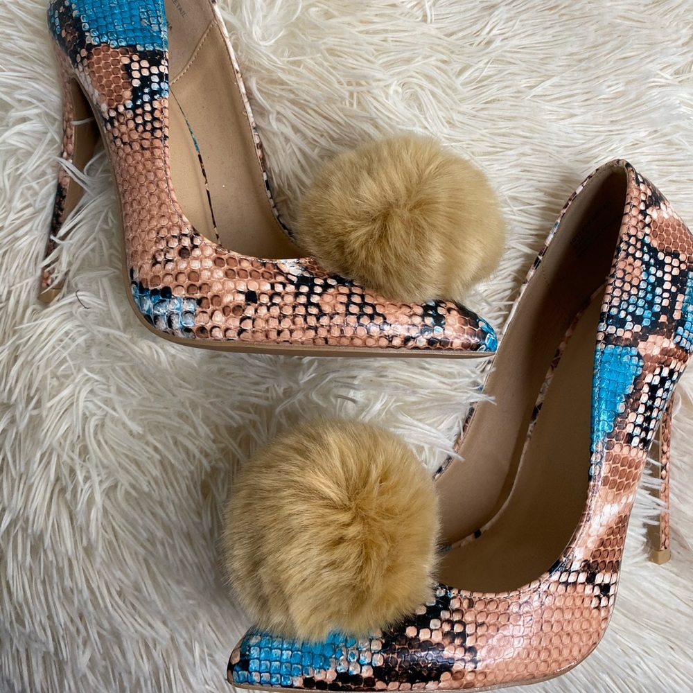 Charlotte Russe Pumps